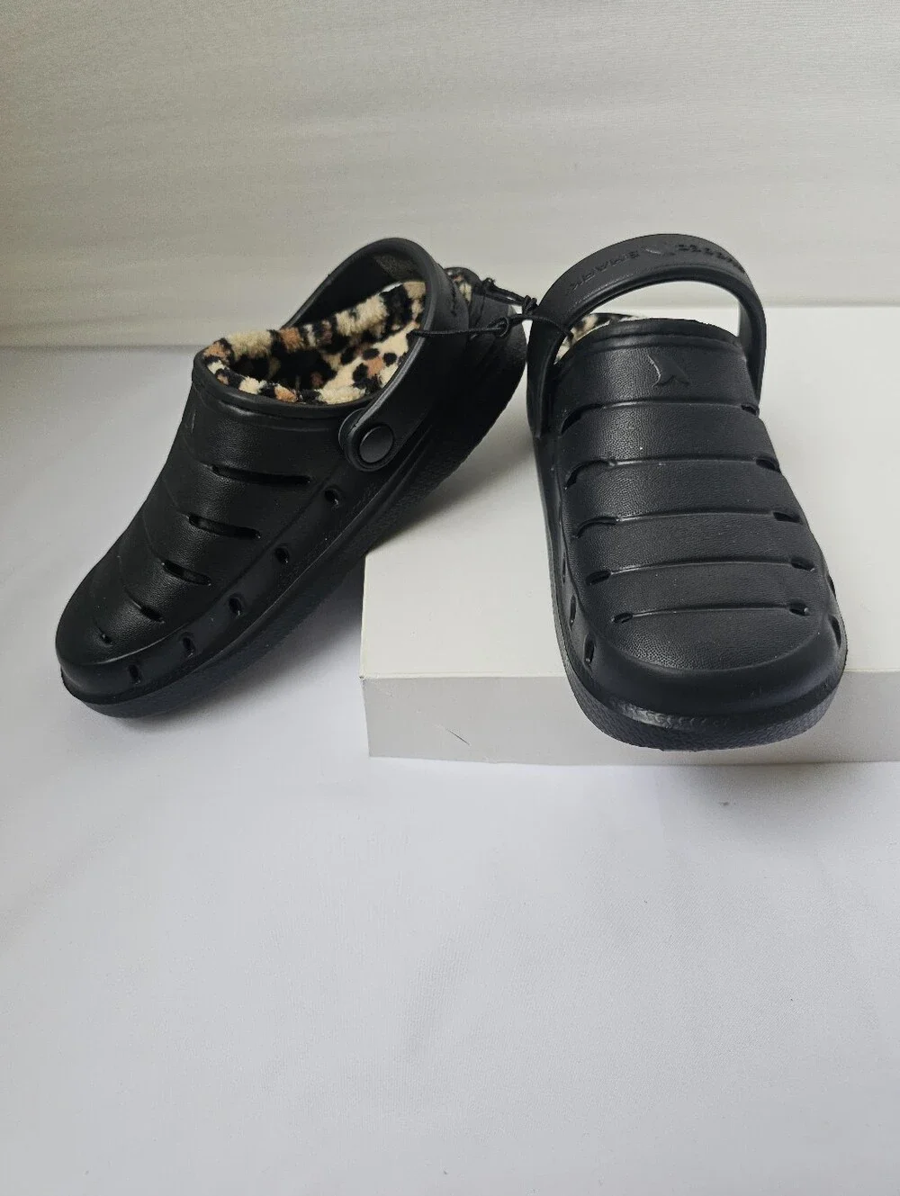 Rugged Shark Little Girl’s Lined Clogs - Black/Leopard (Size 12 Toddler/Little